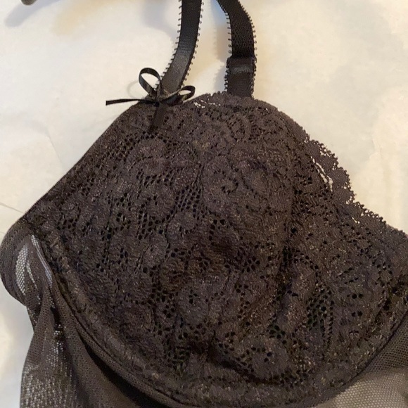 Victoria’s Secret Lace Nylon Teddie - Picture 3 of 7